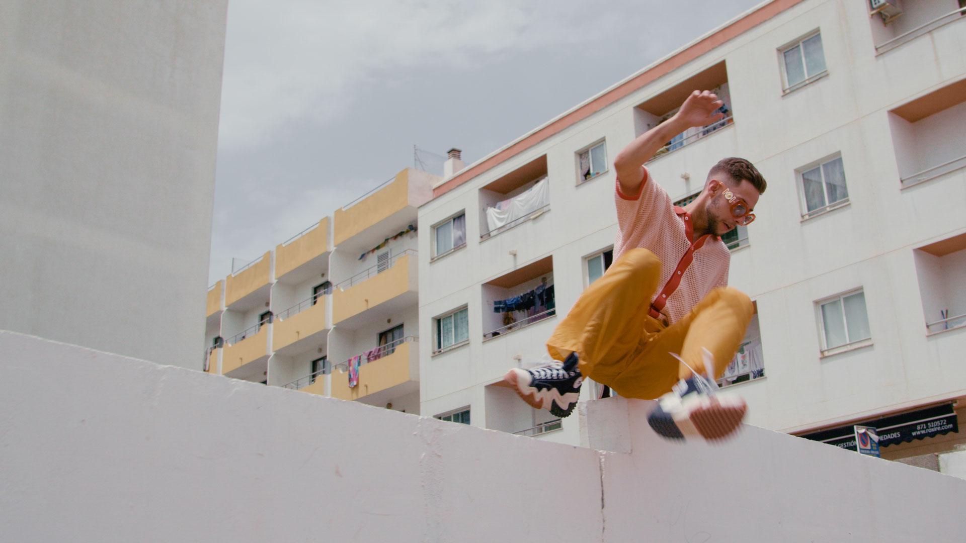 Adrenalina — frame 01