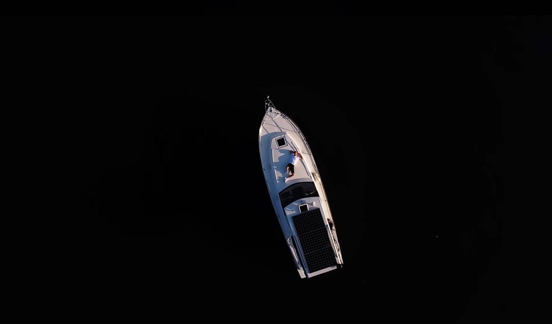 Spontan — boat aerial, lyric video